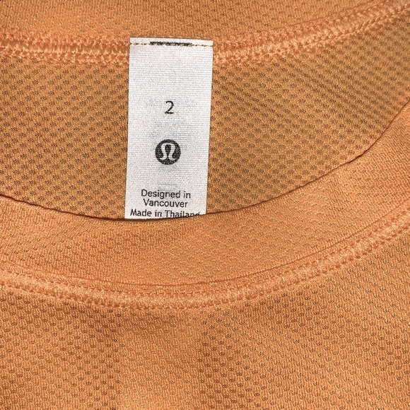 NWT LULULEMON LIGHTWEIGHT RUNNING TRAINING TEE SHIRT SHORT TOP yoga run pilates - Picture 3 of 6